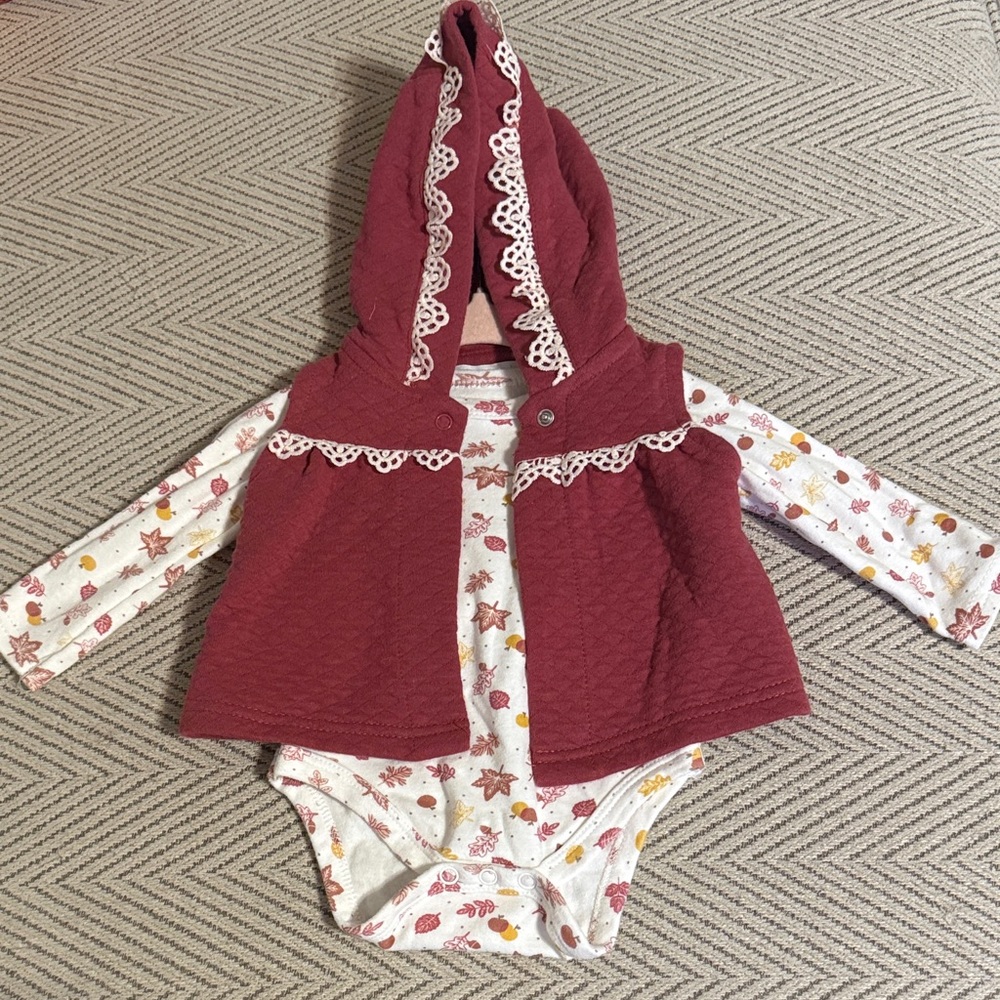 Catherine Malandrino Baby Leaf Print Onesie & Hooded Vest